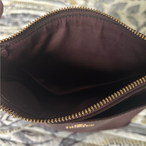 Coach cross body in burgundy with matching wristlet coin purse - Picture 4 of 10